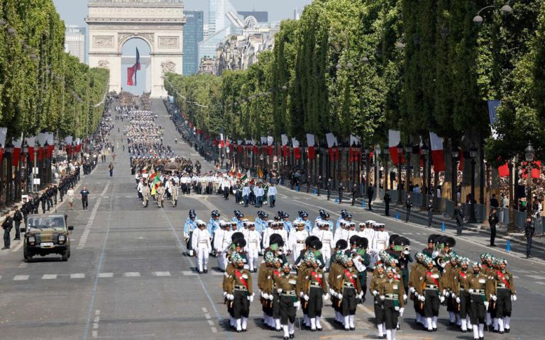 14 juillet : retour du défilé militaire sur les Champs-Élysées