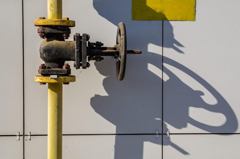 TotalEnergies explose les secrets du gaz naturel : l&rsquo;impact choquant sur vos factures énergétiques révélé enfin !